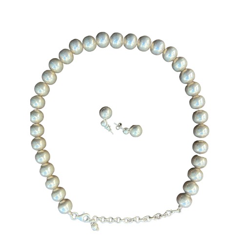 478 - A SILVER CHUNKY BALL NECKLACE & MATCHING EARRINGS