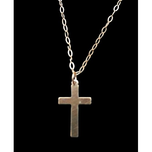 494 - A 9CT GOLD CROSS ON A 9CT GOLD CHAIN