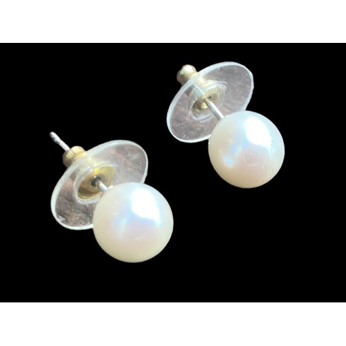 504 - 14ct WHITE GOLD PEARL STUD EARRINGS HALLMARKED WGK14 THE BACKS ARE COSTUME