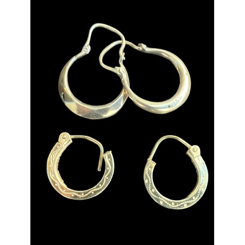 507 - 2 PAIRS OF HOOP EARRINGS A 2cm PAIR AND 1.5cm PAIR