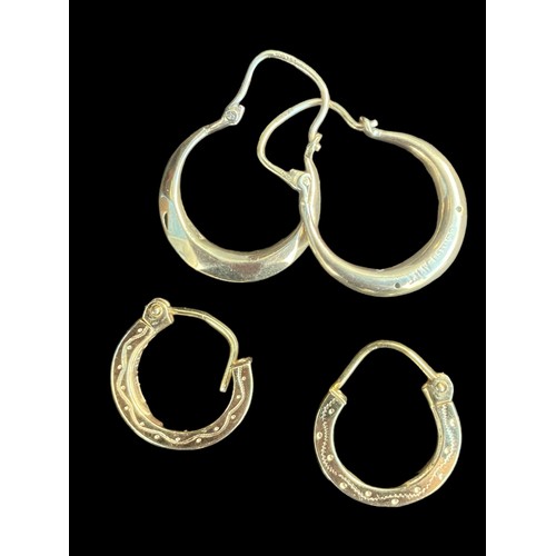 507 - 2 PAIRS OF HOOP EARRINGS A 2cm PAIR AND 1.5cm PAIR