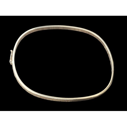 525 - 9ct BANGLE 3.41gms