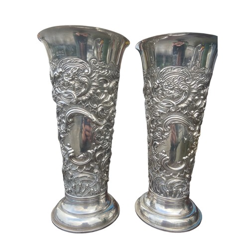 575 - AN EXCEPTIONAL PAIR OF QUALITY LARGE VICTORIAN SILVER VASES WITH A GOLD GUILDING INTERIORS. DECORATI... 