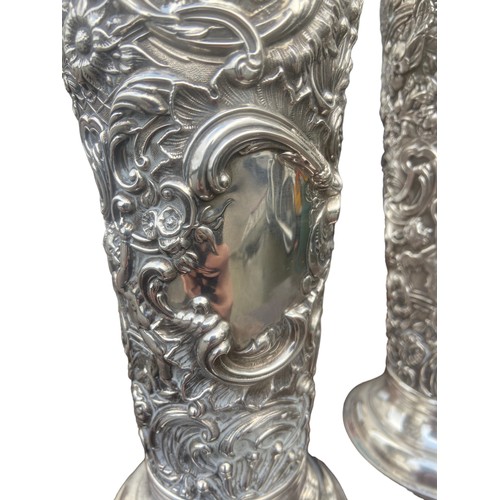 575 - AN EXCEPTIONAL PAIR OF QUALITY LARGE VICTORIAN SILVER VASES WITH A GOLD GUILDING INTERIORS. DECORATI... 