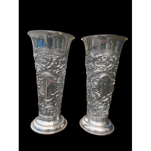 575 - AN EXCEPTIONAL PAIR OF QUALITY LARGE VICTORIAN SILVER VASES WITH A GOLD GUILDING INTERIORS. DECORATI... 