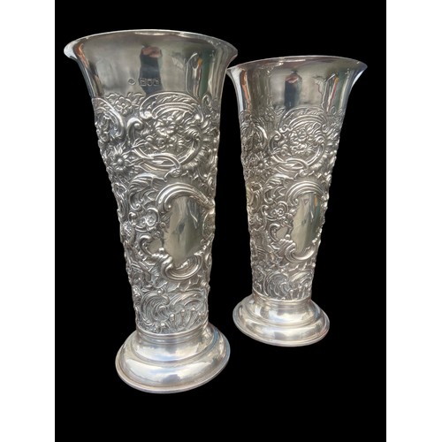 575 - AN EXCEPTIONAL PAIR OF QUALITY LARGE VICTORIAN SILVER VASES WITH A GOLD GUILDING INTERIORS. DECORATI... 