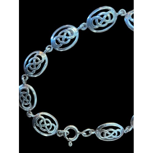 400A - A BEAUTIFUL SILVER CELTIC DESIGN BRACELET