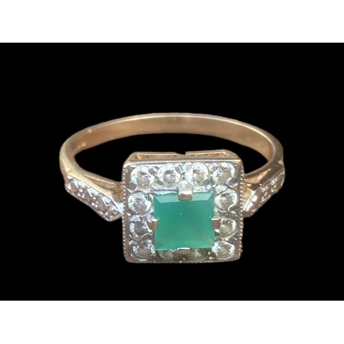 547A - A STUNNING 9CT EMERALD & DIAMOND RING SQUARE SETTING size S