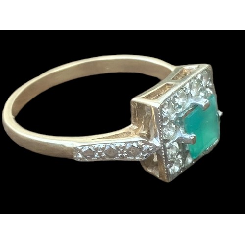 547A - A STUNNING 9CT EMERALD & DIAMOND RING SQUARE SETTING size S