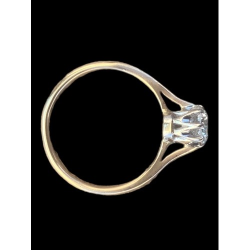 552A - AN 18ct GOLD ,DIAMOND SOLITAIRE (0.60ct) RING  BOXED