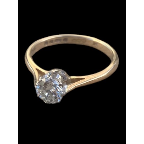 552A - AN 18ct GOLD ,DIAMOND SOLITAIRE (0.60ct) RING  BOXED