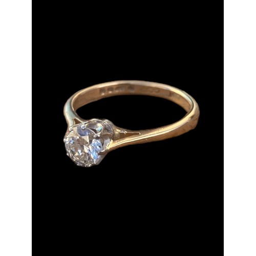 552A - AN 18ct GOLD ,DIAMOND SOLITAIRE (0.60ct) RING  BOXED