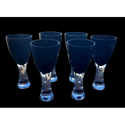 39 - A SET OF 6 LARGE WINE GLASS 8