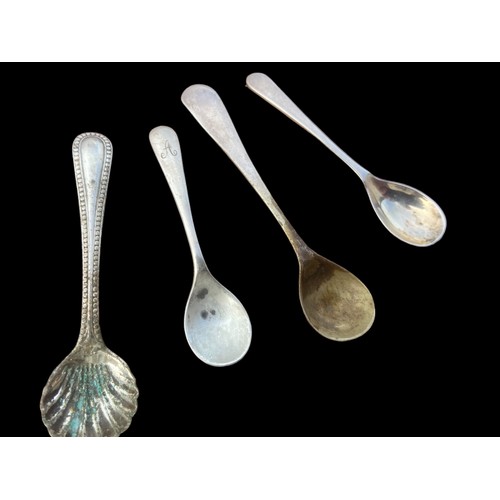 170 - A LOT OF VARIOUS SILVER MUSTARD SPOONS 17.9grm