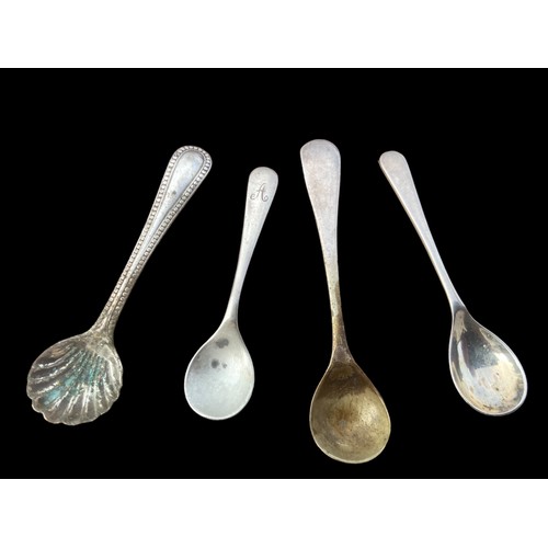 170 - A LOT OF VARIOUS SILVER MUSTARD SPOONS 17.9grm