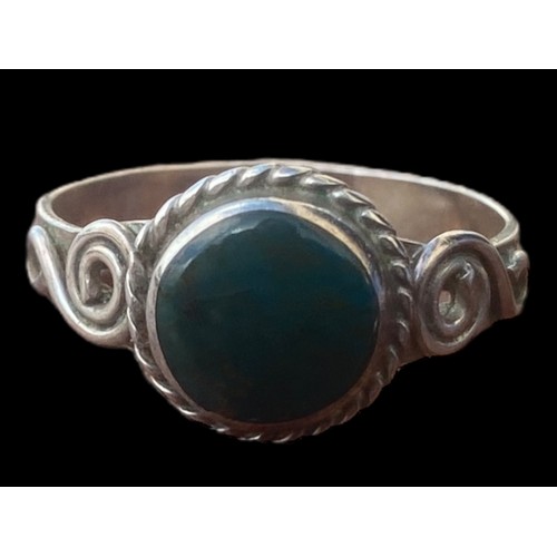 202 - A STUNNING ORNATE NATURAL GREEN STONE SILVER CELTIC RING