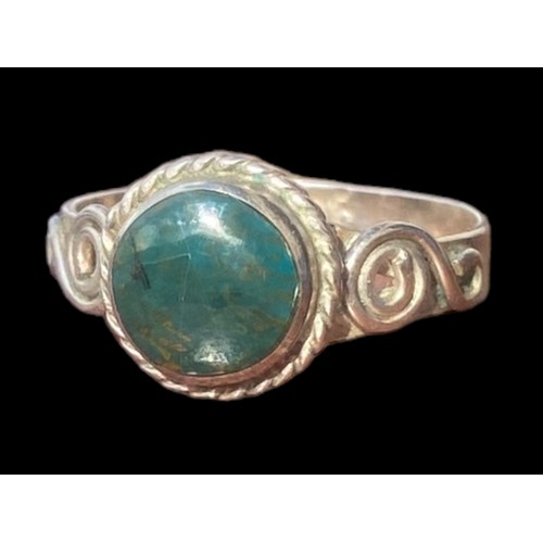 202 - A STUNNING ORNATE NATURAL GREEN STONE SILVER CELTIC RING