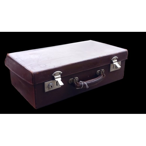 588 - AN UNUSAL FITTED GENTS TRAVEL CASE 18x10x6