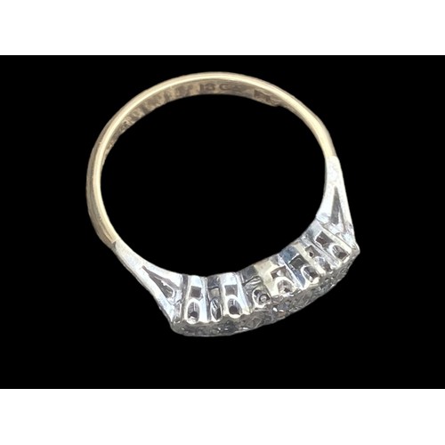 542 - 18ct GOLD AND PLATINIUM RING SET WITH 5 DIAMONDS