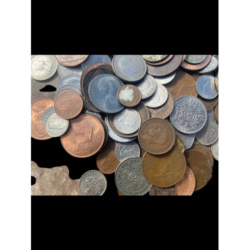 31 - A LOT OF MIXED COINS