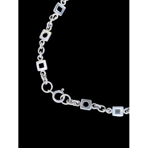 193 - A SILVER BOX LINK WRIST CHAIN