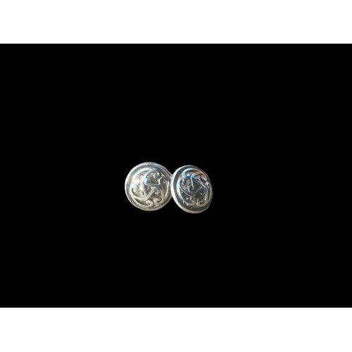 211 - A PAIR OF IRISH CELTIC SILVER EARRINGS