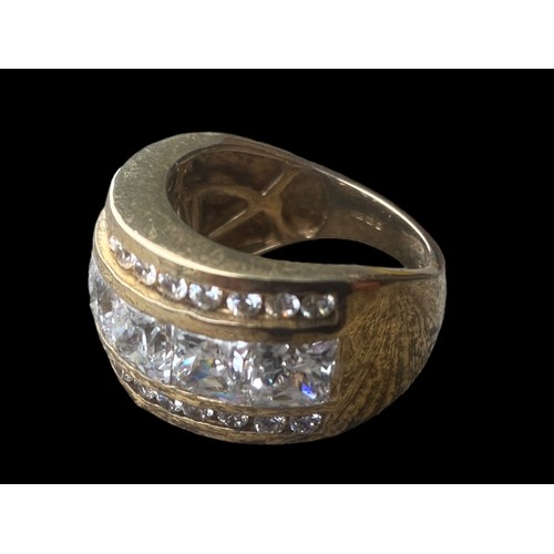 261 - A SILVER GILT DESIGNER RING WITH BRIGHT STONES (HAS A FULL SILVER HALLMARK)