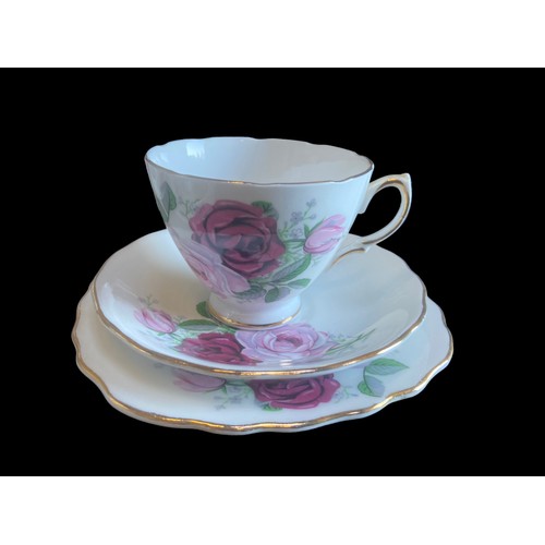 303 - 21 PIECE TEA SERVICE BY ROYAL VALE