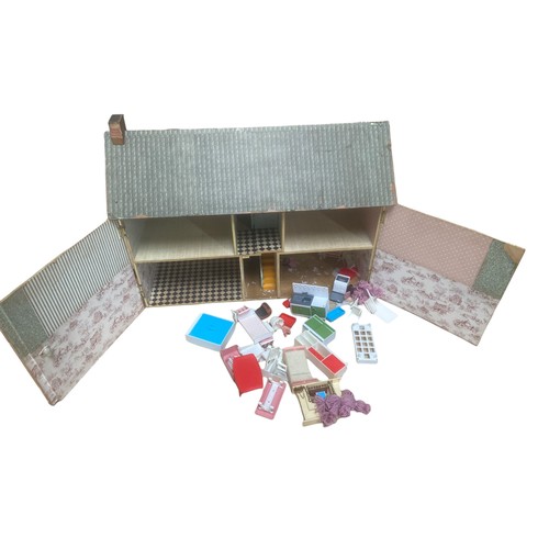 330 - A VINTAGEW DOLLS HOUSE 26X19X11