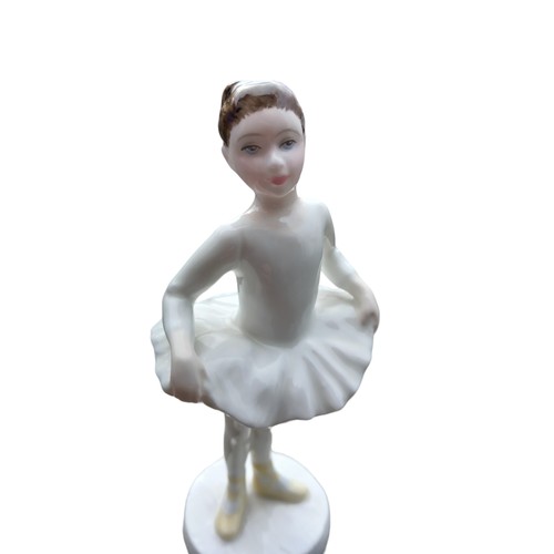 380 - ROYAL DOULTON BALLET CLASS HN 3731 6