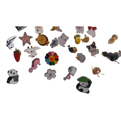 328 - QTY OF COLLECTABLE PIN BADGES