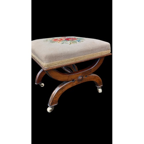 389 - A LOVELY ANTIQUE X-FRAMED STOOL WITH A TAPESTRY TOP