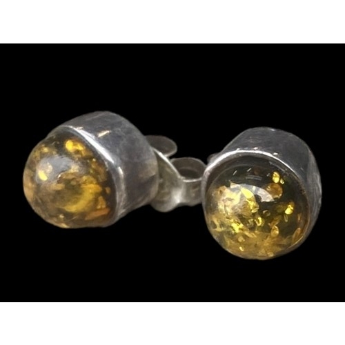 434 - A PAIR OF SILVER AMBER SET EARRINGS