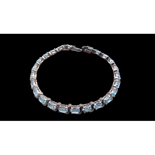 448 - A SILVER LINE BRACELET