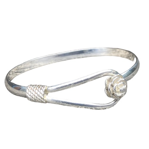 449 - A HEAVY BEAUTIFUL FLORAL ORNATE BANGLE