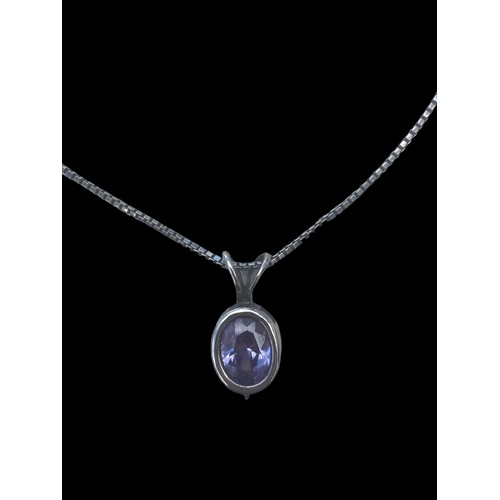 466 - A SILVER AMETHYST PENDANT ON A SILVER BOX LINK CHAIN