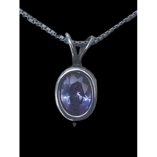 466 - A SILVER AMETHYST PENDANT ON A SILVER BOX LINK CHAIN