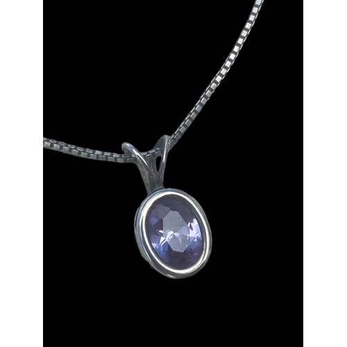 466 - A SILVER AMETHYST PENDANT ON A SILVER BOX LINK CHAIN