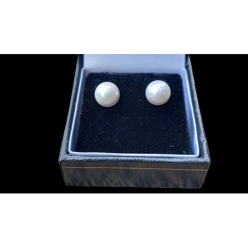 534 - WHITE GOLD SINGLE PEARL STUD EARRINGS