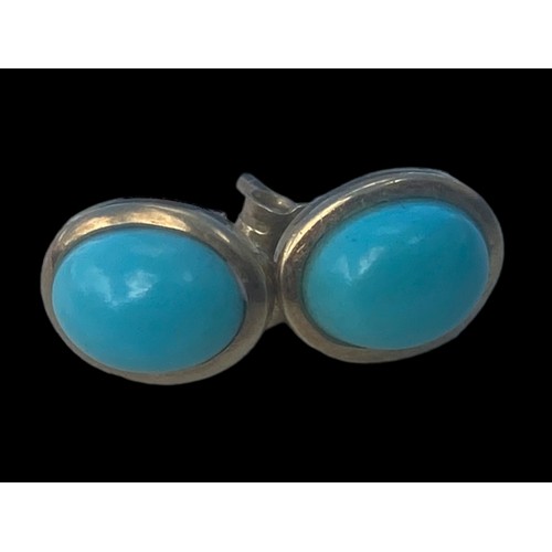 551 - A BEAUTIFUL PAIR OF 18ct GOLD TURQUOISE EARRINGS