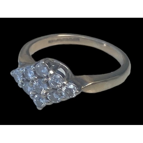 603 - 9ct GOLD 9 STONE DIAMOND RING