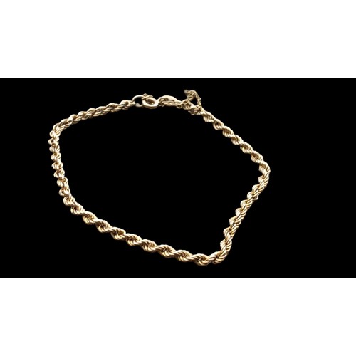 562 - A TWIST LINK 9ct GOLD BRACELET 2.1gms