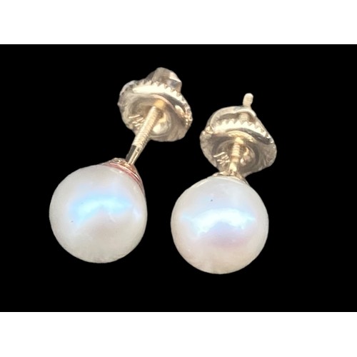 586 - A PAIR OFG 14ct PEARL (6mm) STUD EARRINGS FANCY FLOWER / RUBBED MOUNT SCREW BACK