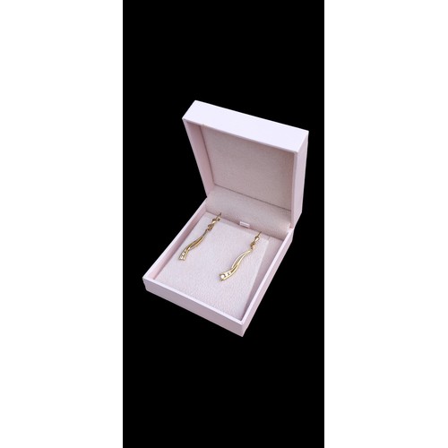 601 - DIAMONDS MINE 14ct DROP DIAMOND EARRINGS IN COLLECTORS BOX