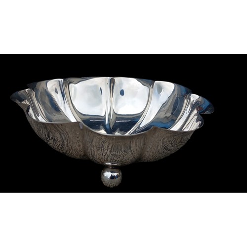 585 - A SILVER BOWL BY WILLIAMS & CO LONDON 1904 WEIGHS 78G