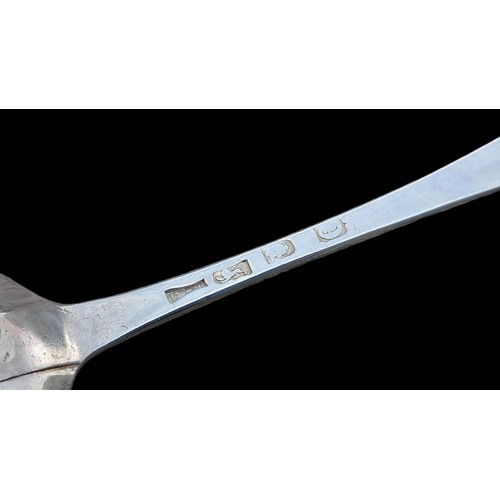 616 - A SILVER GEORGIAN TABLE SPOON BY THOMAS PRATT & ARTHUR HUMPRIES 1771 WEIGHS 52 GRAMS