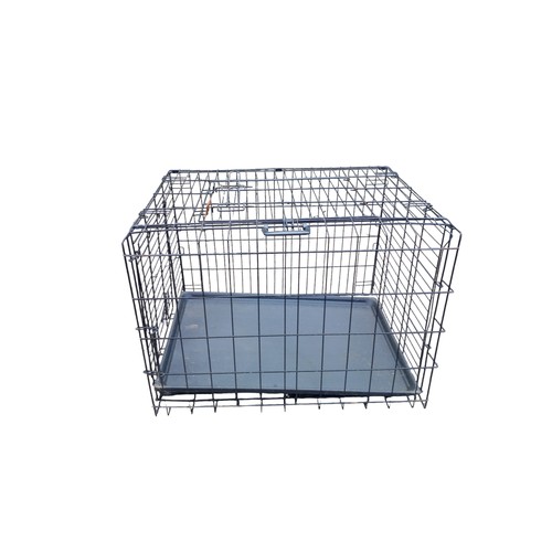 660 - AN ANIMAL CRATE