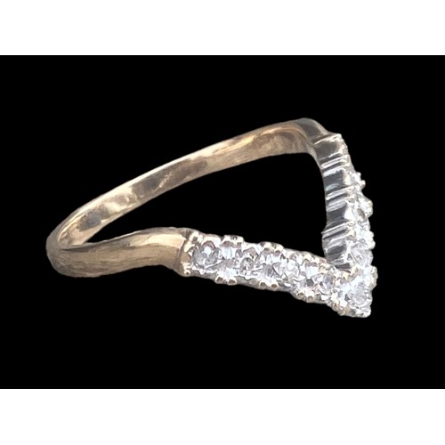 577A - 9ct GOLD 9 STONE DIAMOND WISHBONE RING SIZE O 2.25gms