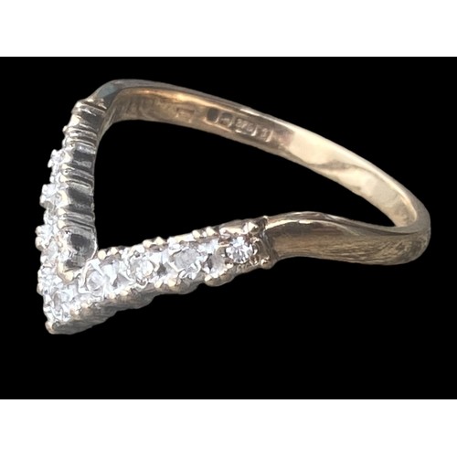 577A - 9ct GOLD 9 STONE DIAMOND WISHBONE RING SIZE O 2.25gms