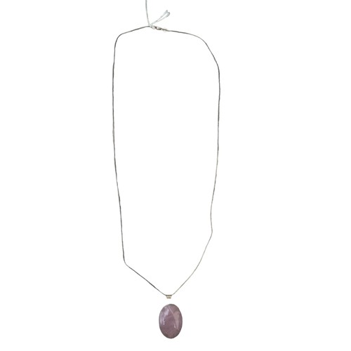 264 - A ROSE QUARTZ PENDANT ON A LONG SILVER CHAIN